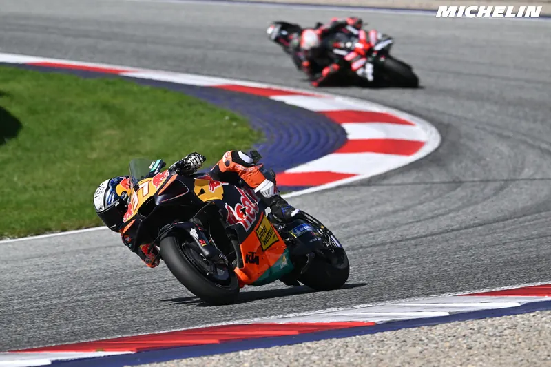 Une KTM RC16 en sortie de virage au Red Bull Ring